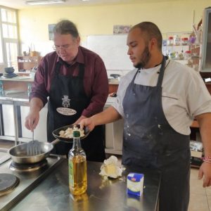 Ученици и хоби готвачи влязоха в уникален кулинарен двубой