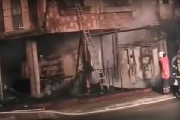 При пожара в Приморско са пострадали и магазини