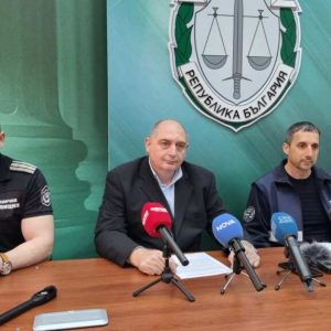 Разбиха контрабанден канал през Бургас: 180 000 кутии цигари укрити в „матраци“ на ферибот от Грузия