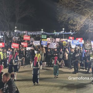 Хиляди на площада в Руен поискаха стабилна държава и редовно правителство